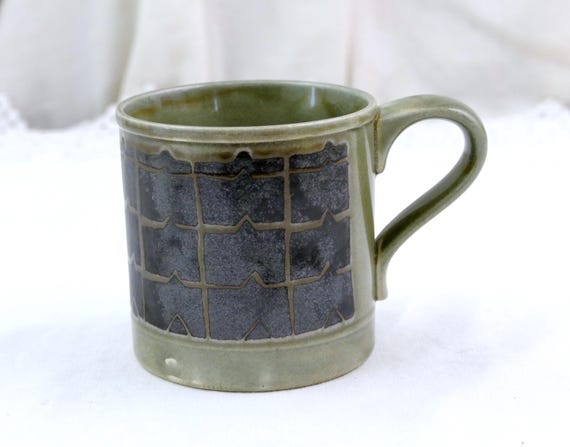Small Vintage Made in England Coffee Mug with Geometric Pattern in Earthy Khaki Green and Black, Retro 70s English Tea Cup, Teatime Drinking