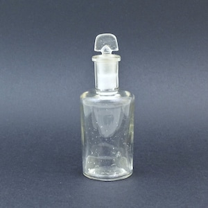Antike französische Klarglas-Medizinflasche mit Stopfen, Retro-viktorianischer Apothekerbehälter aus Frankreich, Vintage Bauernhaus-Wohnkultur