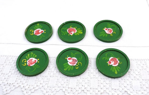 6 Vintage Round Green Painted Wooden Drinks Coasters with Handpainted Flower Pattern, Retro Boho Home Decor, Wagon Narrow Boat Style