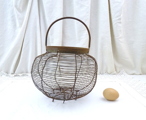 Antique French Wire Ware Country Farmhouse Egg Basket, Vintage Kitchen Salad Strainer made of Metal from France, Rural Cottage Home Decor