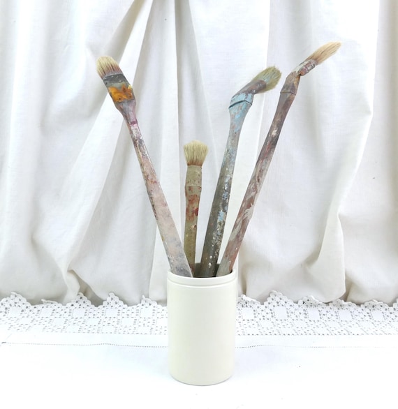 4 Vintage Large French Used Flat and Round Paint Brushes with Wooden Handles and Patina, Retro Painters Accessory France, Film Photo Prop
