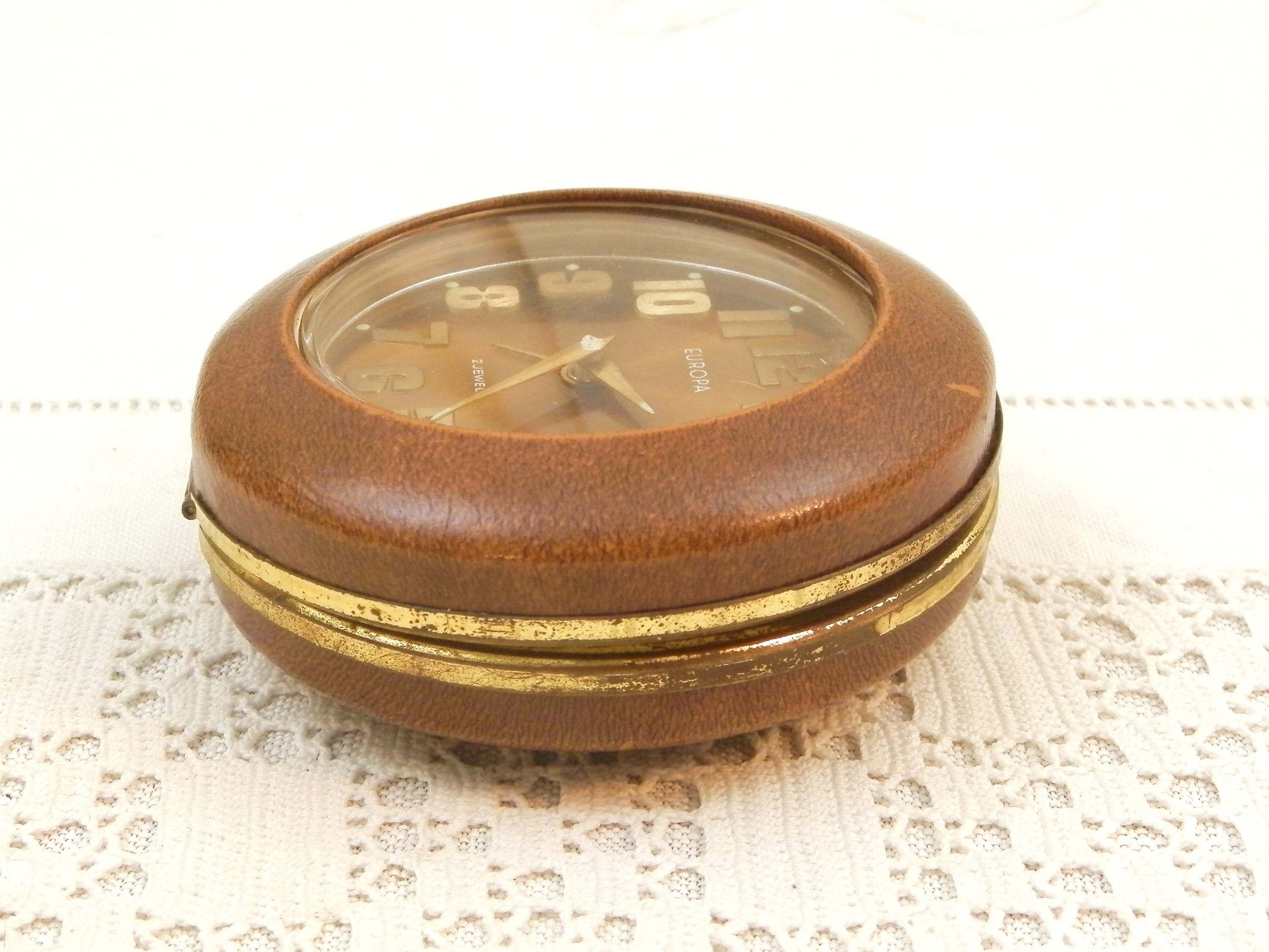 Working Vintage Round Folding Mechanical 2 Jewel Travel Alarm Clock by