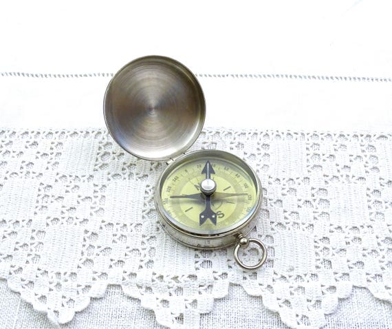 Vintage West German Round Lidded Chrome Pendant Compass with Hanging Loop, Retro Dry Magnetic Portable Compass, Orienteering Accessory