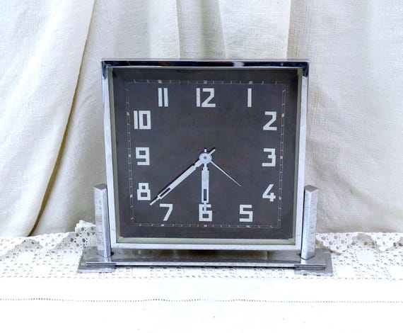 Large Square Antique French Art Deco Chrome Clock with Bakelite Face Working Mechanism but Hands Lose, Retro 1930s Stylish Mantle Clock