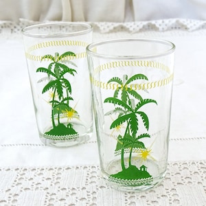 Paar Vintage nordafrikanische Minze Teegläser klar bedruckt in grün und gelb, 2 Retro marokkanische Tee Trinkzubehör aus Frankreich