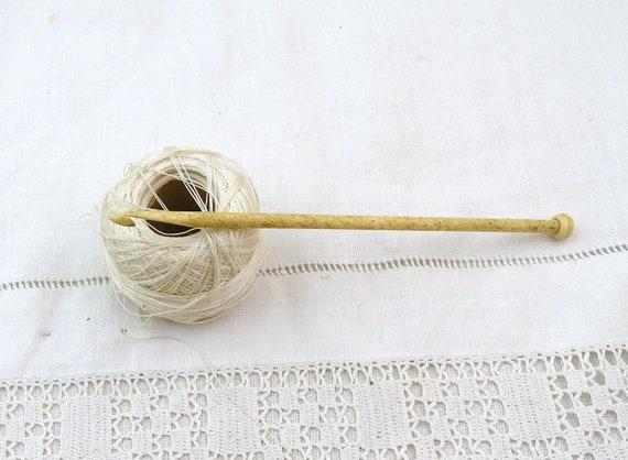 Antique French White Bone Crochet Hook with Bun End 5mm 0.19 inches Diameter, Retro Crocheting Needle Tool, Vintage Cottage Craft Supplies