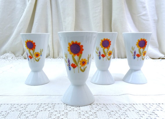 Set of 4 Vintage French 1970s Porcelain China Tall Coffee Mazagrans Beakers / Cups with Stylized Flower Pattern by Porcelaine de Sologne