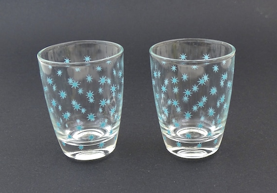 Pair of French Vintage Mid Century Clear Glass Tumblers with Small Pale Blue Star Pattern, 2 Retro 1950s Drinking Glasses from France
