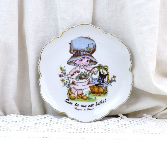 French Vintage 1970s Holly Hobbie Style Decorative Wall Plate, Retro Bergere de France Wall Hanging Ceramic Plaque, 70s Girls Bedroom Decor