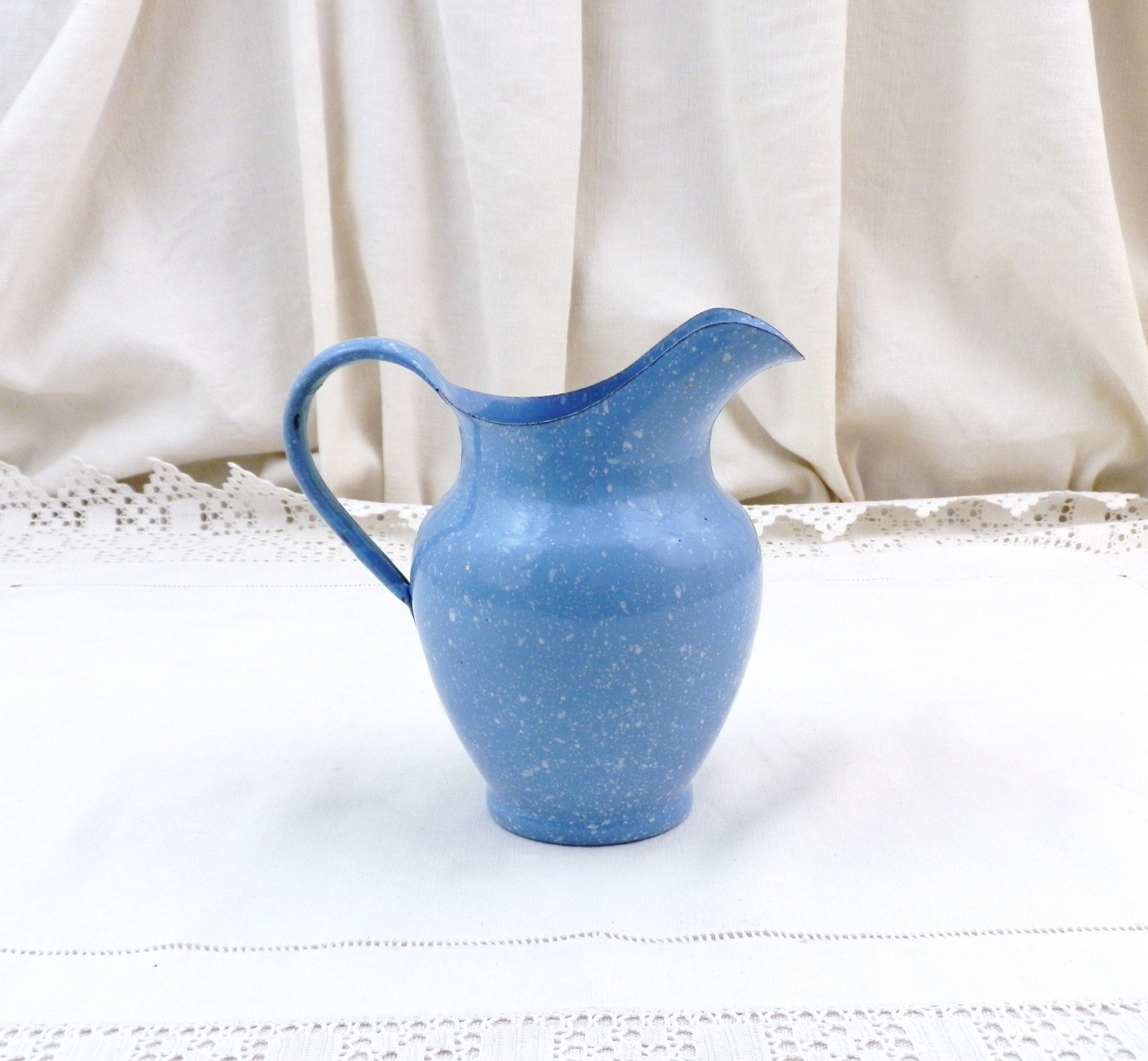 Enamelware 2 Quart Pitcher, Blue Marble – Kolorful Kitchen