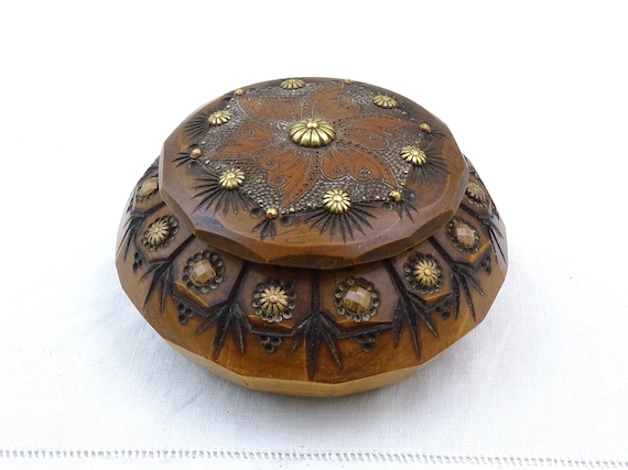 Vintage French Art Deco Brass Studded Wooden Trinket Box, Retro 1930s Tourist Souvenir Round Box of Wood with Brass Nails and Faceted Sides