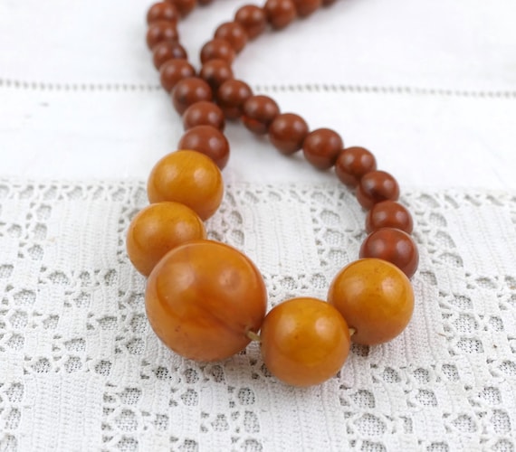 Vintage Marbled Bakelite Necklace with Graduated Butterscotch and Orange Beads, Art Deco Catalin Jewelry, Retro Costume Collectible
