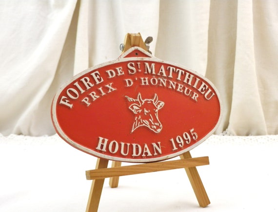 Vintage French Cattle Breading Prize Cast Metal Wall Plaque in Red and White from  1995, Retro Farmhouse Decor from France, Cow Farmer Gift