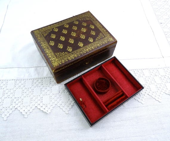 Antique French Gilded Decorated Leather Jewelry Box with Removable Red Velvet Interior Compartment, Retro Vintage Boudoir Accessory France