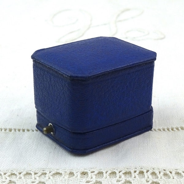 Boîte de présentation à bijoux bleue française vintage pour pendentif ou broche avec doublure en velours et satin, étui carré à bijoux rétro France