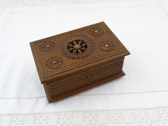 Vintage Breton Wooden Musical Jewelry Box, Retro Traditional Style Music Container made of Wood from Brittany France, Country Cottage Home