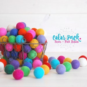 10 Medium Wool Felt Balls - 3CM Handmade in Nepal