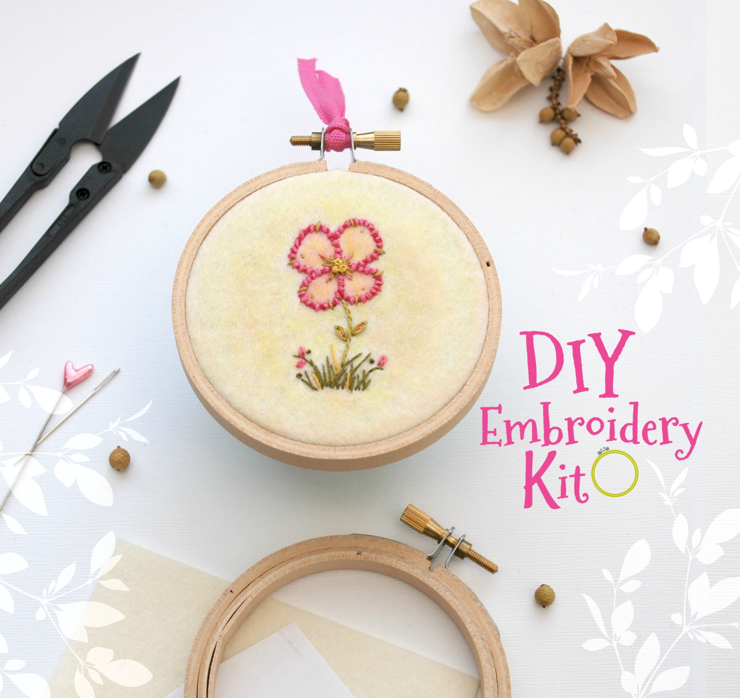 Pink Flower Embroidery Patterns - DIY Embroidery Kit - Cute Stitching  Patterns - DIY Beginners Stitching Kit - Iron On Pink Flower #1 - DIY