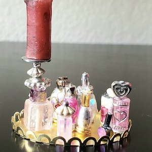 1:12 Dollhouse Vanity Tray/Miniature Perfumes/Mini Perfume Bottles/Mini Beauty Products/Miniature Enthusiasts/Tiny Doll House Accessories/