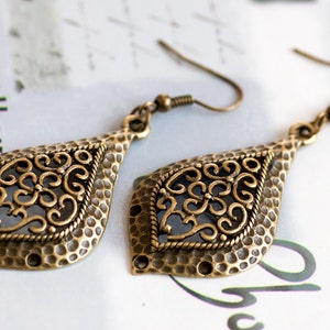 Vintage Style Antique Bronze Engraved Tear Drop Dangle Earrings, Ladies Fashion