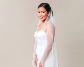 Simple Wedding Veil | Fingertip Bridal Veil | Short Ivory Bridal Veil | Off White Bridal Veil | Veil for Wedding | One Tier Veil for Bride