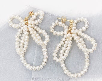 Boucles d'oreilles de mariage chic qui pendent | Boucles d'oreilles en perles pour mariage | Boucles d'oreilles uniques pour mariée | Boucles d'oreilles de mariée en forme de goutte de perles | Boucles d'oreilles bohèmes