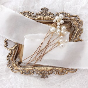 Pearl Wedding Hair Pins set in Gold for your Bridal Hair image 3
