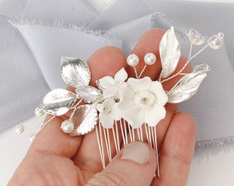 Floral Hairpiece for Wedding | Silver Boho Wedding Hair Comb Bride | Small Flower Wedding Hair Piece | Simple Boho Bridal Headpiece Leaves