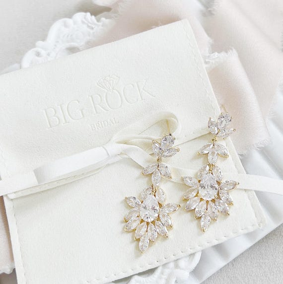 Gold Drop Bridal Earrings, Silver Dangle Earrings, Bridesmaid Jewelry Gift, Bride to Be Earrings, Wedding Jewelry, Crystal Statement Earring