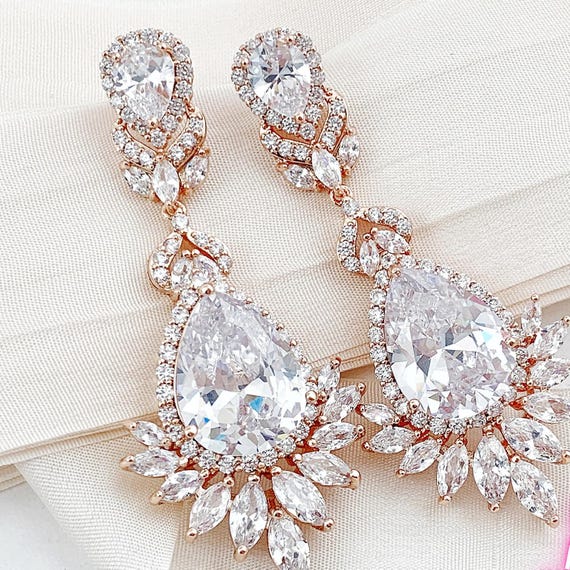 Rose Gold Bridal Earrings, Modern Wedding Earrings, Crystal Drop Earrings, Dangle Earrings, Statement Earrings, Bridal Accessories