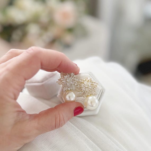 Large Statement Earrings for Bride to Be, Modern Pearl Earrings, Gold Studs, Wedding Jewelry Gift, Bridal Accessories for Her