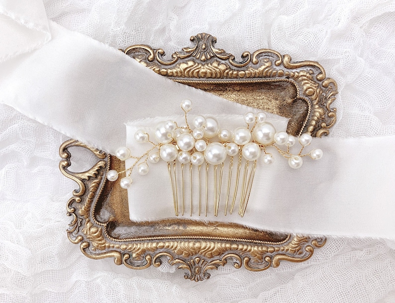 Pearl and Gold Bridal Hair Comb Pearl Hair Piece for Wedding Pearl Bridal Headpiece Silver or Rose Gold Wedding Headpiece for Bride image 3