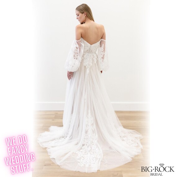 Boho Lace Wedding Dress with Sleeves, Off the Shoulder Wedding Gown, Plus Size Bridal Gown, Lace Bridal Dress, White Bohemian Dress