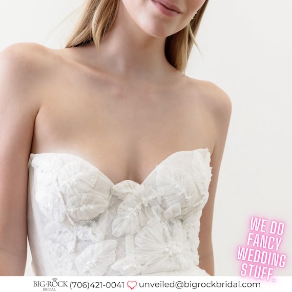 Floral A-line Lace Wedding Dress, Modern Boho Wedding Dress, Rustic Bridal Gown, Plus Size Wedding Gown, Sleeveless White Bridal Dress
