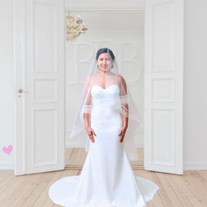Elegant Off White Modern Waltz Length Horsehair Wedding Veil with Blusher