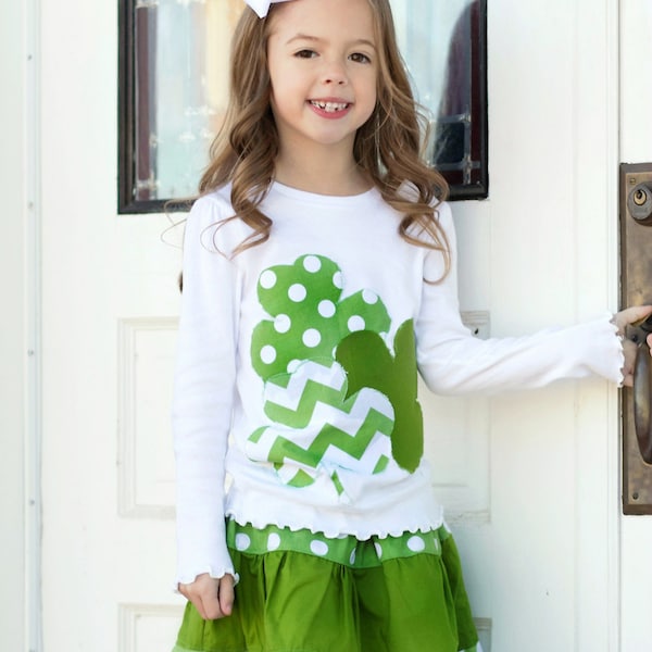 Custom....Boutique....Two Piece Set, St Patrick's Day....Green and White Chevron and Polka Dots. Twirly Skirt, 6 12 18 24 2T 3T 4T 5 6 7 8