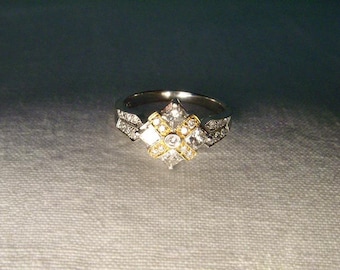 Beautiful Estate 14K White Gold Princess Diamond Band Ring