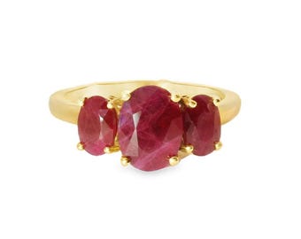 Exquisite 14K Yellow Gold Burma Ruby 3-Stone Filigree Ring Band