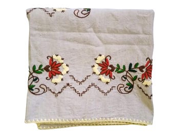 Vintage Linen Tablecloth with Embroidered Floral Detail