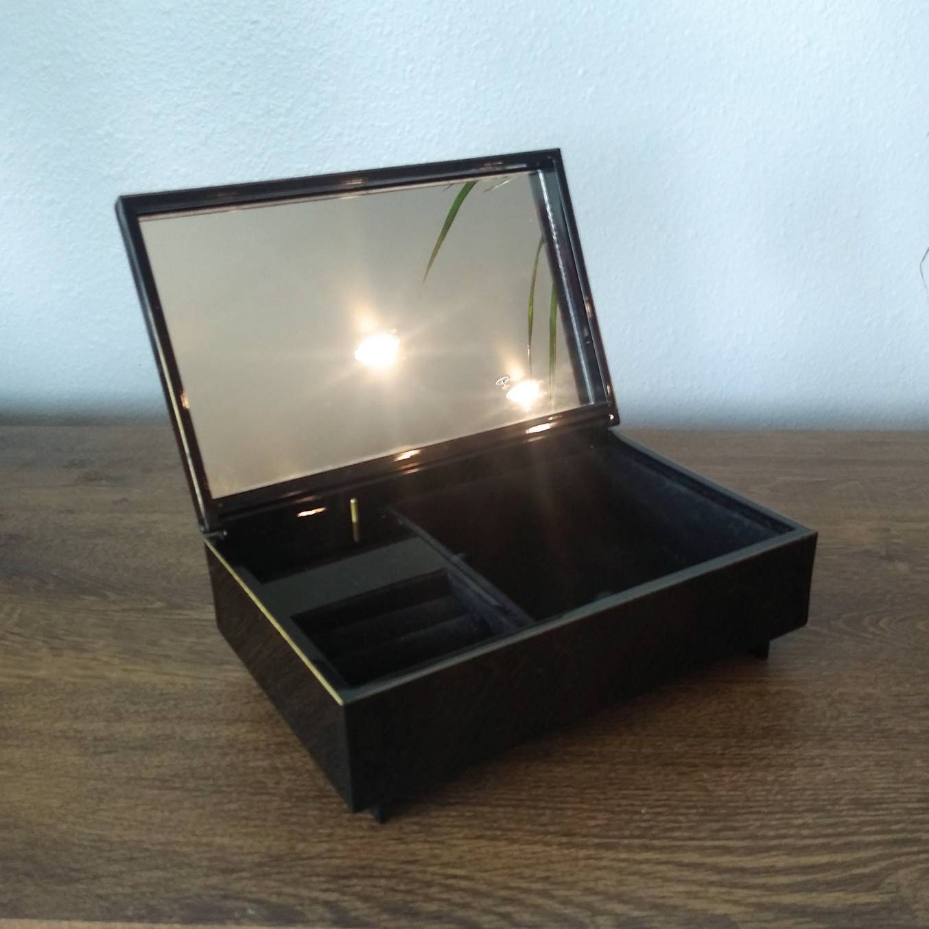 Love Story MCM Vintage Japanese Black Lacquerware Otagiri Music Box