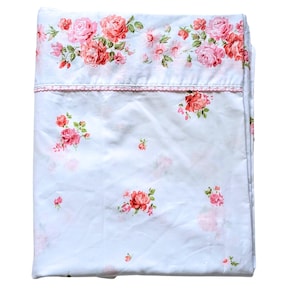 Vintage Full Flat Sheet with Pink Roses and Eyelet Trim