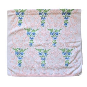 Vintage Pink Floral Damask Bath Towel: Retro Bath Decor