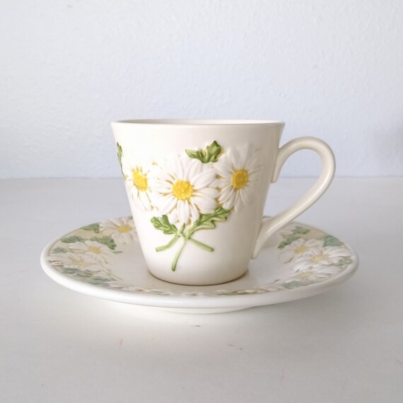 Metlox Poppytrail Vintage Sculptured Daisy Cup & Saucer Set - Flower Power Dinnerware