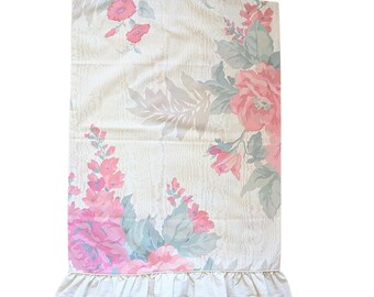 Pair of 1980s Vintage Lady Pepperell Floral Pillowcases with Ruffled Edge