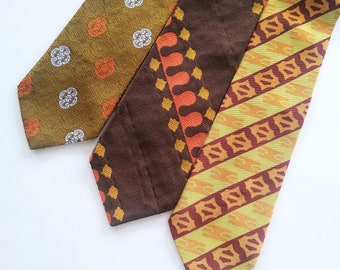 Vintage Wide 1970s Neckties with Great Patterns - Men's Vintage Necktie - Retro Necktie