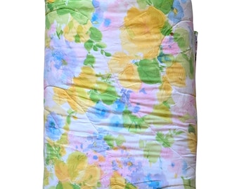 1970s Vintage Cannon Full Size Comforter with Colorful Floral Pattern - Royal Family -  Bedspread