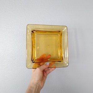 Mid-Century Amber Glass Cigar Ashtray With Monkey on Branch
