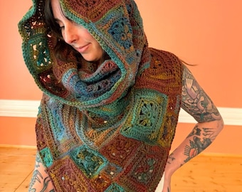 Patchwork Crochet Scarf Pattern // Crazy Daisy Cowl