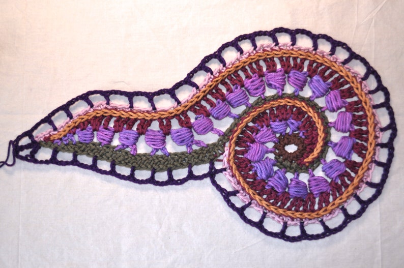 Freeform Crochet Pattern Swirly Paisley // Spiral Tutorial image 3