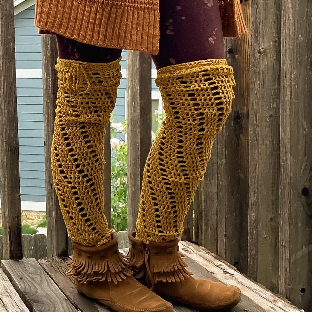 35 Crochet Leg Warmers Patterns for Retro, Cozy, and Statement Style 33 Crochet Leg Warmer